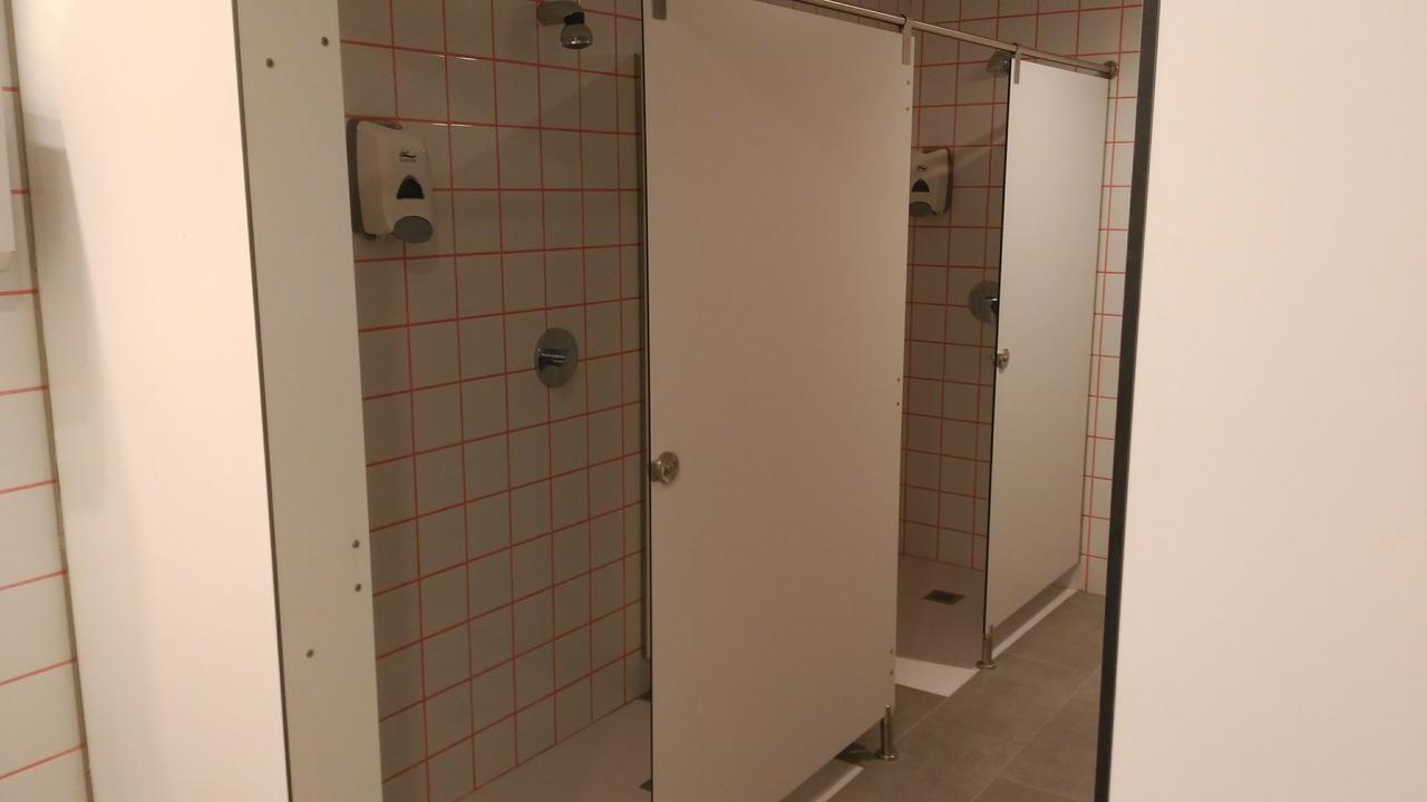 Egunon Bilbao Hostel Exterior photo