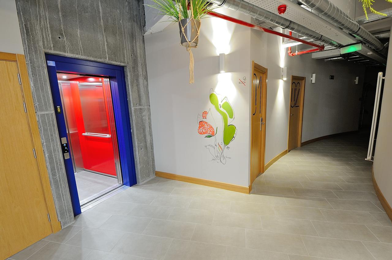 Egunon Bilbao Hostel Exterior photo