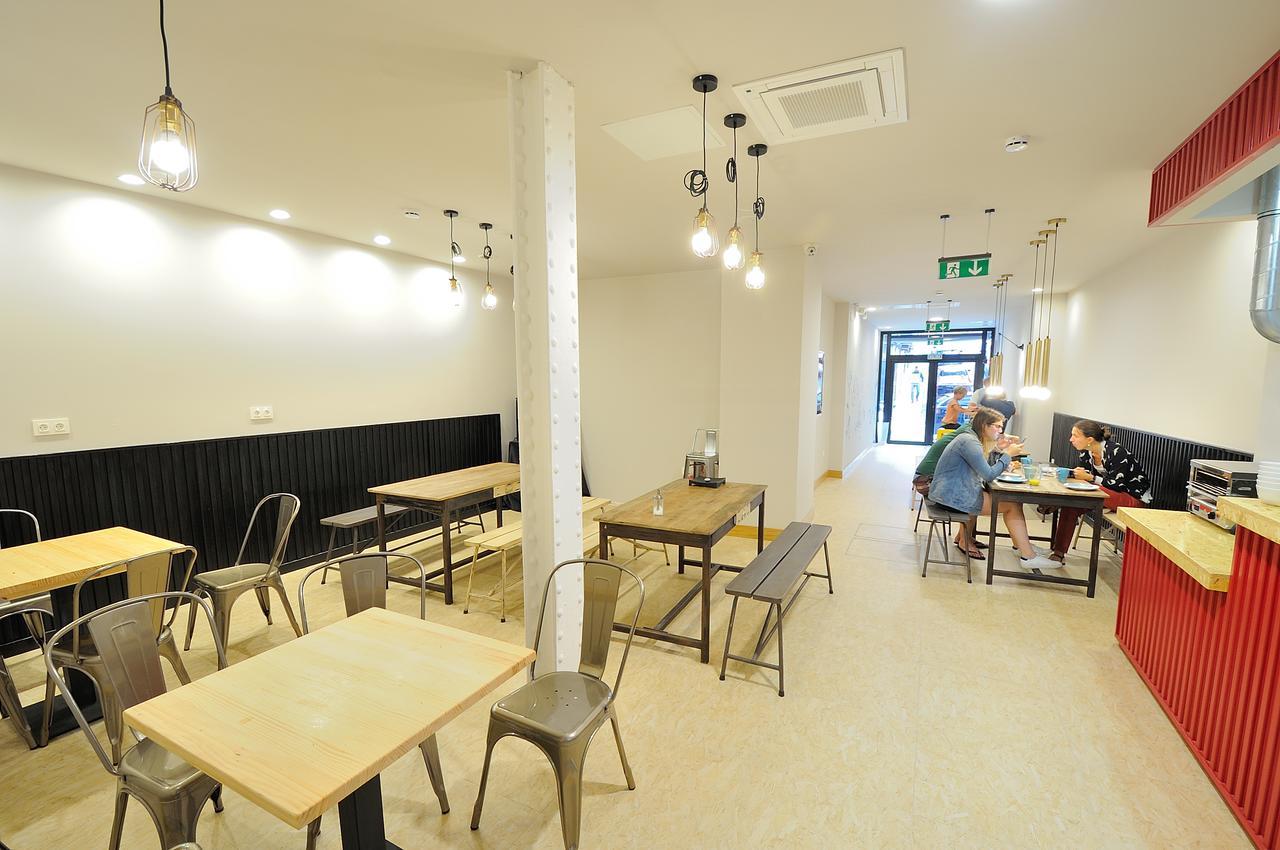 Egunon Bilbao Hostel Exterior photo