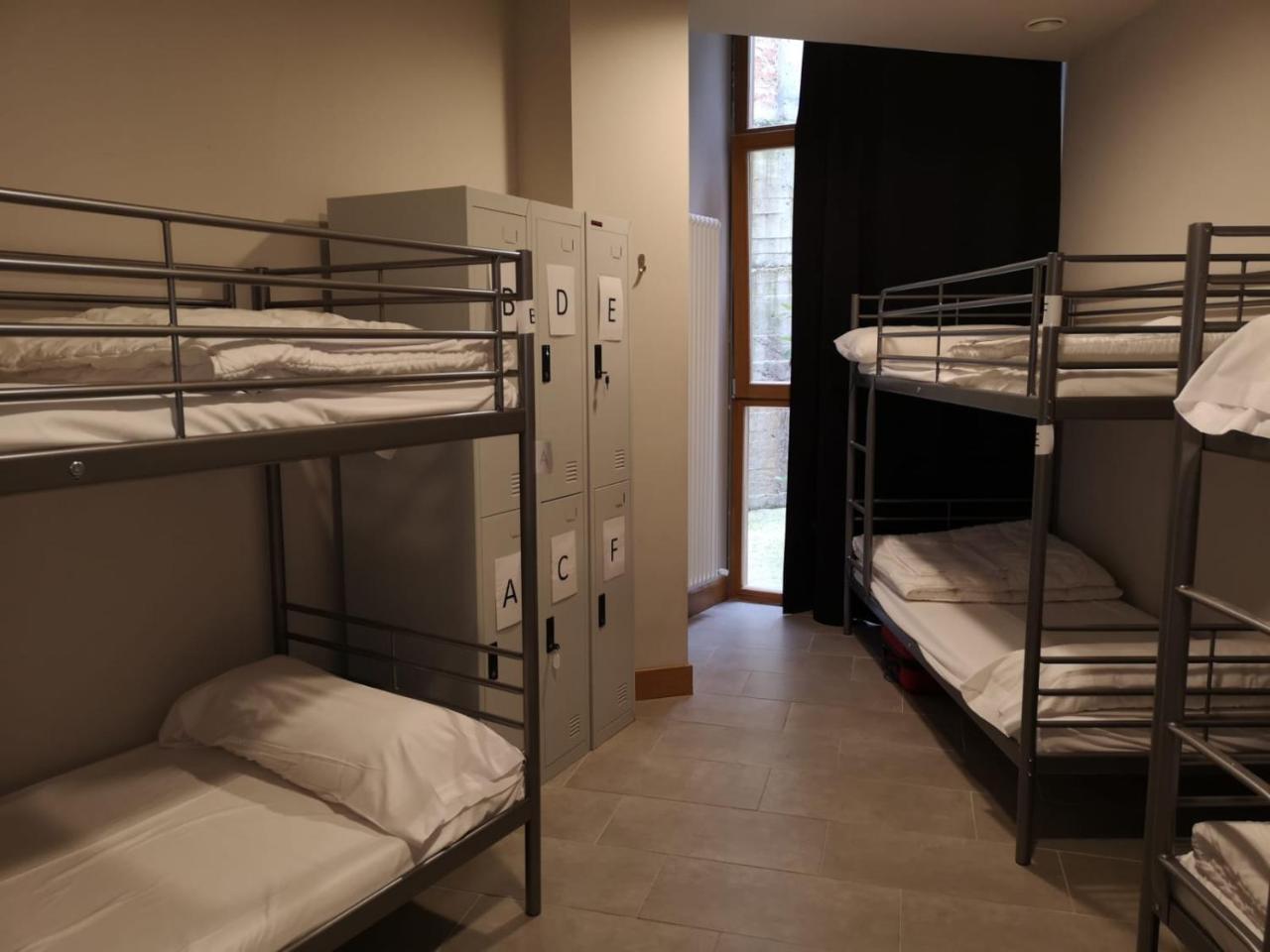 Egunon Bilbao Hostel Exterior photo