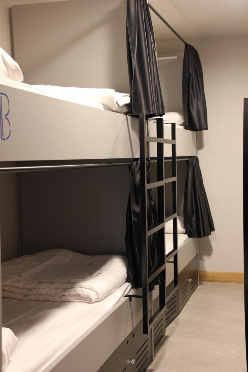 Egunon Bilbao Hostel Exterior photo